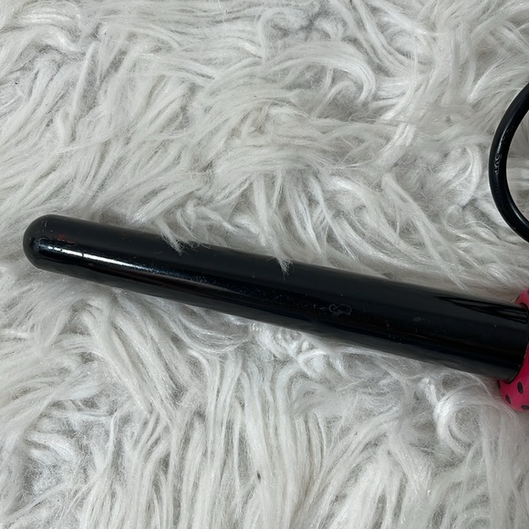 CURLING WAND 2.5” - 3” curls Pink Polka Dots - Picture 4 of 5